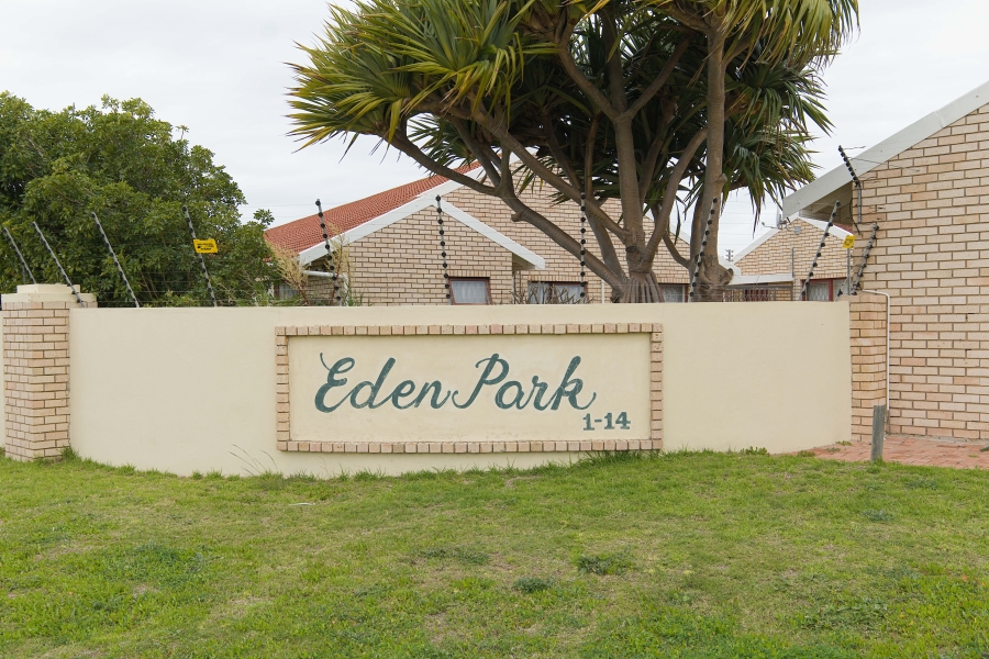 2 Bedroom Property for Sale in Summerstrand Eastern Cape